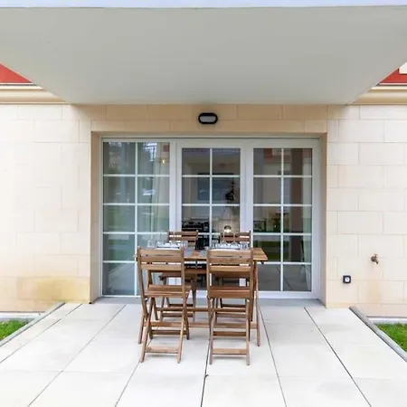 Cosy Rez De Jardin Bénerville-sur-Mer